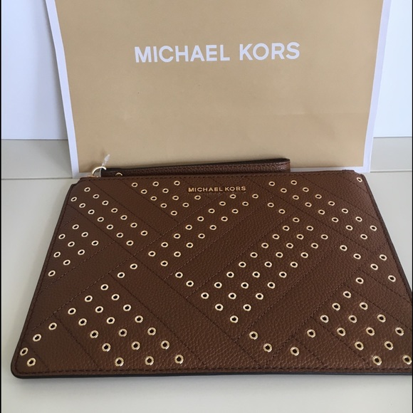 MICHAEL KORS XL ZIP CLUTCH WRISTLET NWT - Picture 3 of 7
